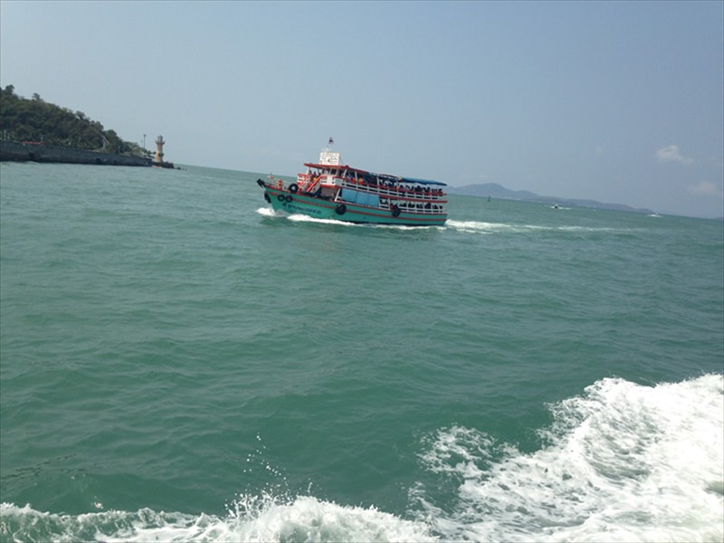 A small coral island 7K from Pattaya